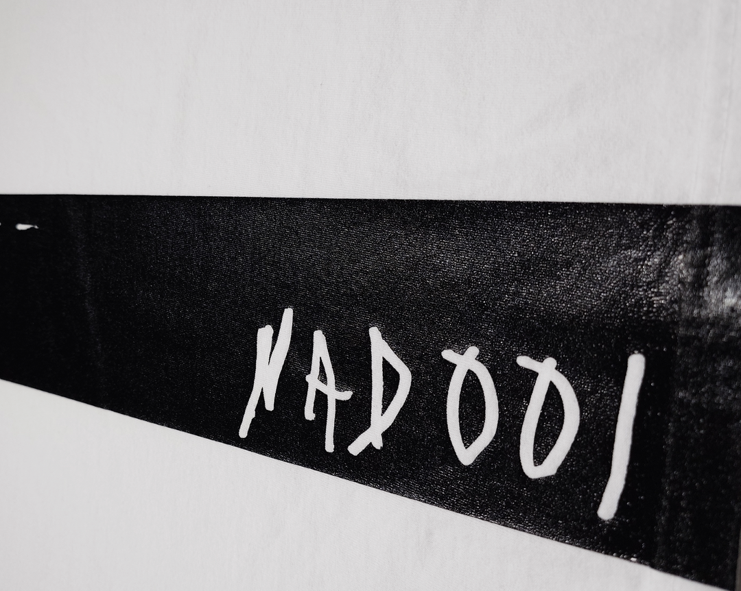 ONE MARK + BRUSH TEE / WHITE